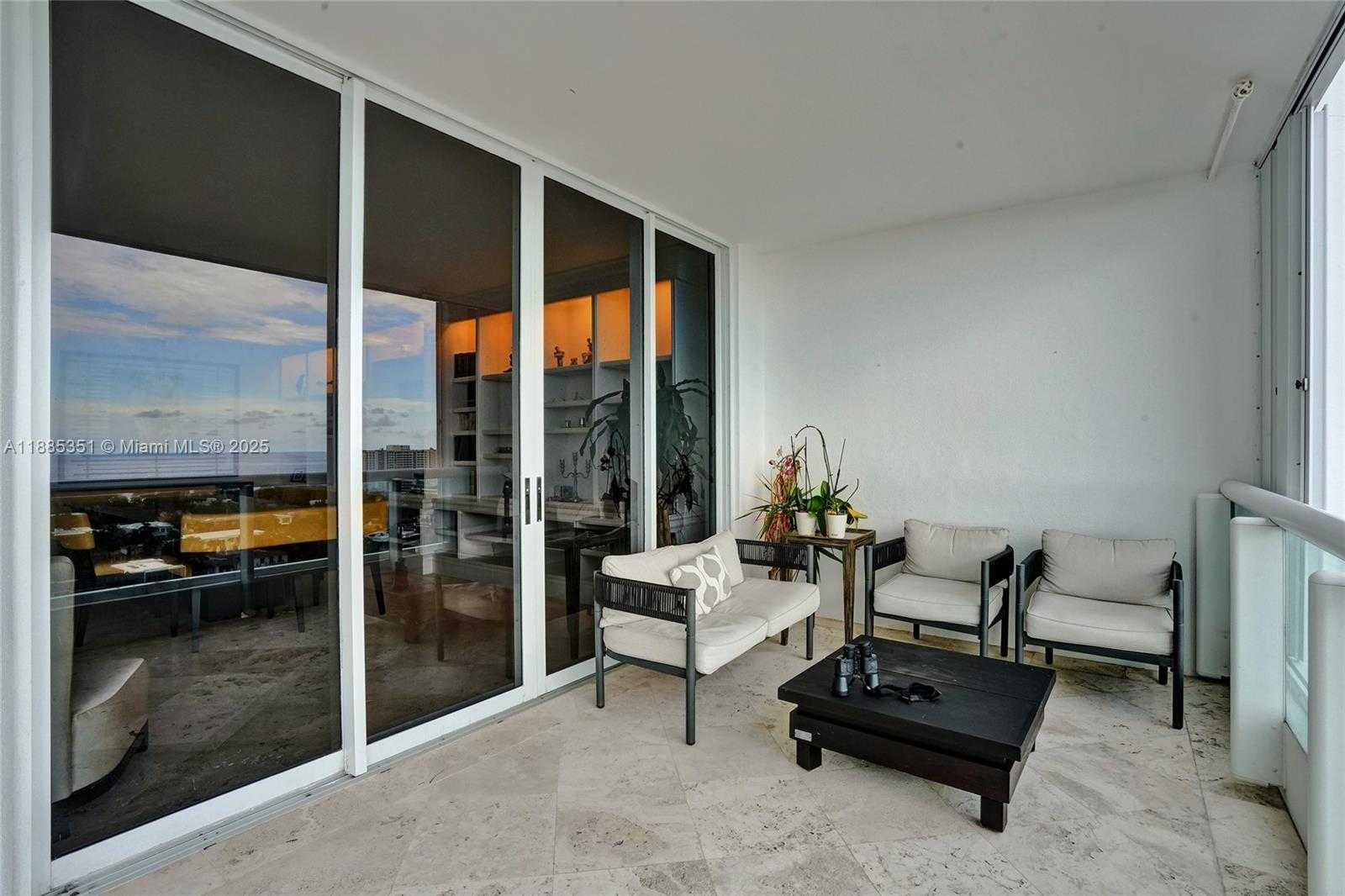 Small Image of 21150 POINT PL #1804, Aventura Number 50