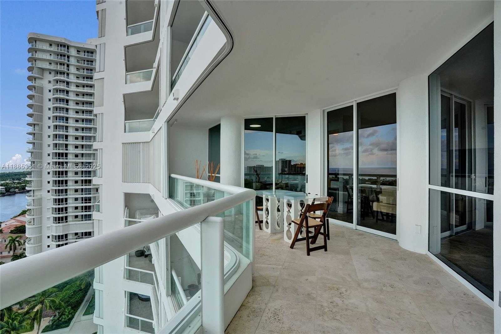 Small Image of 21150 POINT PL #1804, Aventura Number 51