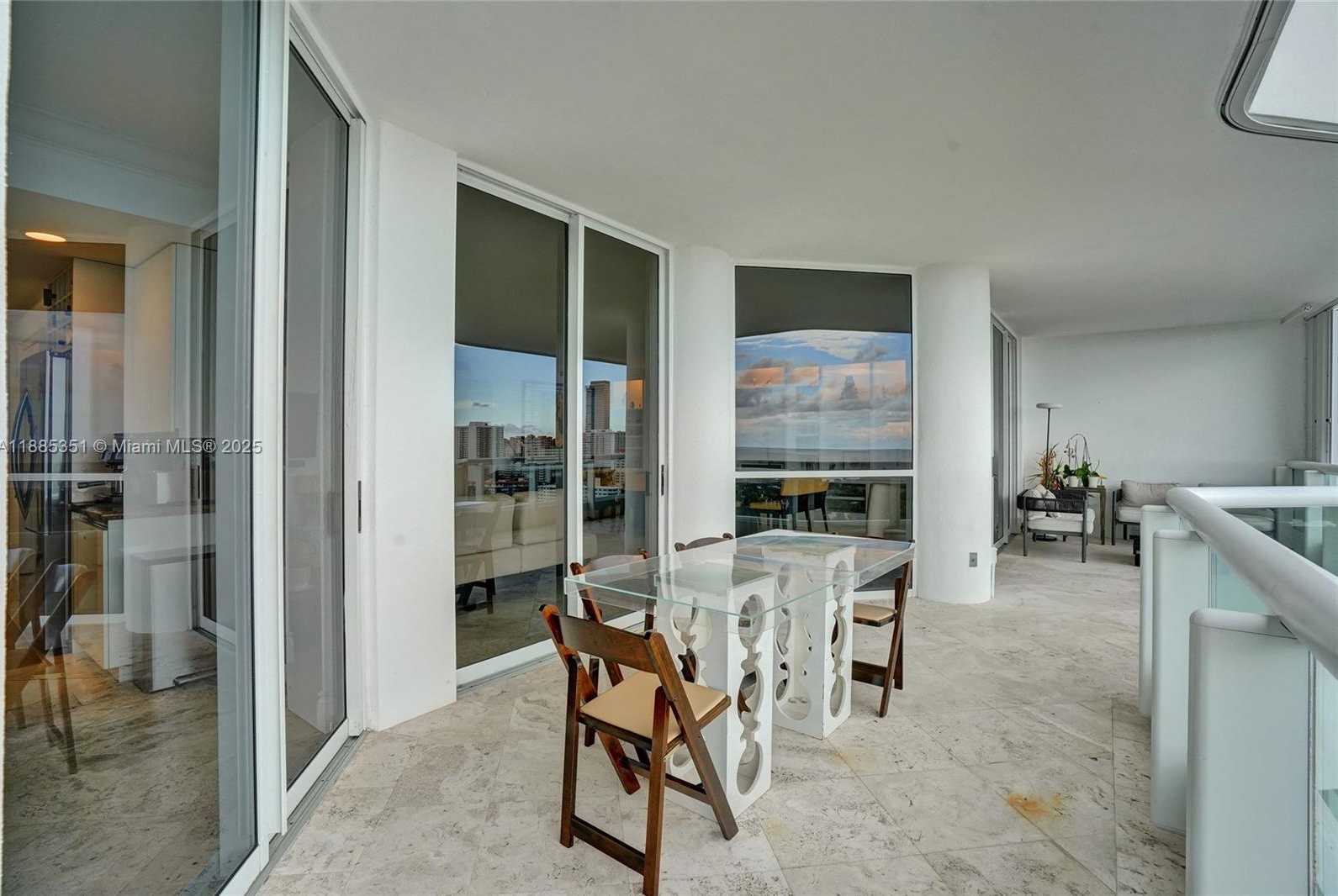Small Image of 21150 POINT PL #1804, Aventura Number 53