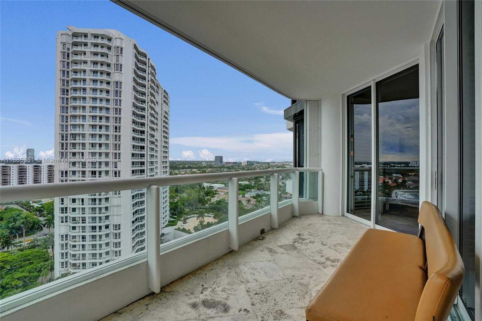 Small Image of 21150 POINT PL #1804, Aventura Number 57