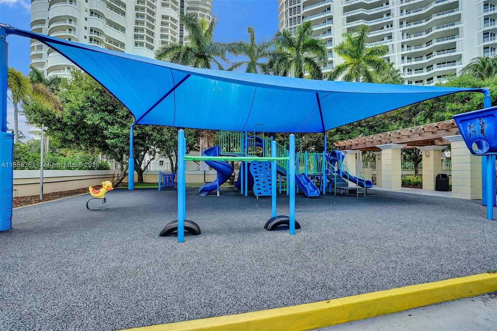Small Image of 21150 POINT PL #1804, Aventura Number 75