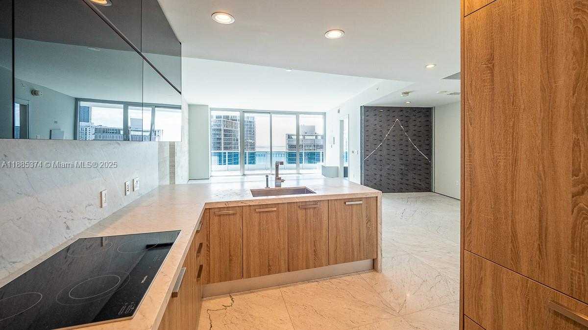 Small Image of 200 BISCAYNE BOULEVARD WAY #5104, Miami Number 10