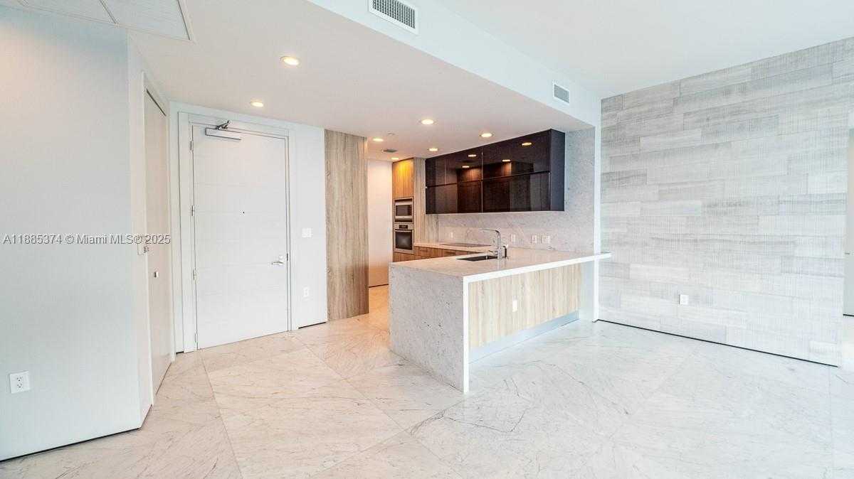 Small Image of 200 BISCAYNE BOULEVARD WAY #5104, Miami Number 15