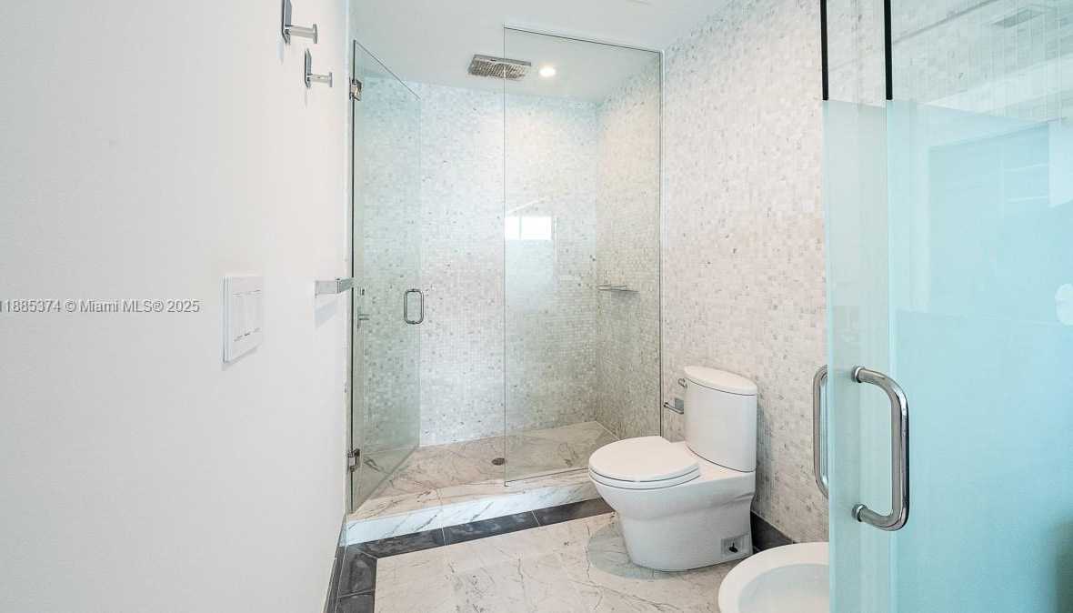 Small Image of 200 BISCAYNE BOULEVARD WAY #5104, Miami Number 28