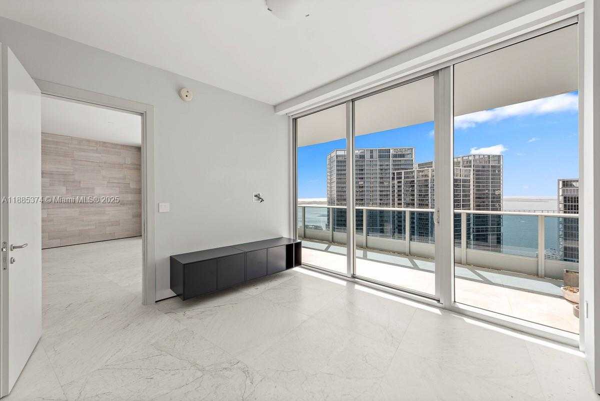 Small Image of 200 BISCAYNE BOULEVARD WAY #5104, Miami Number 31