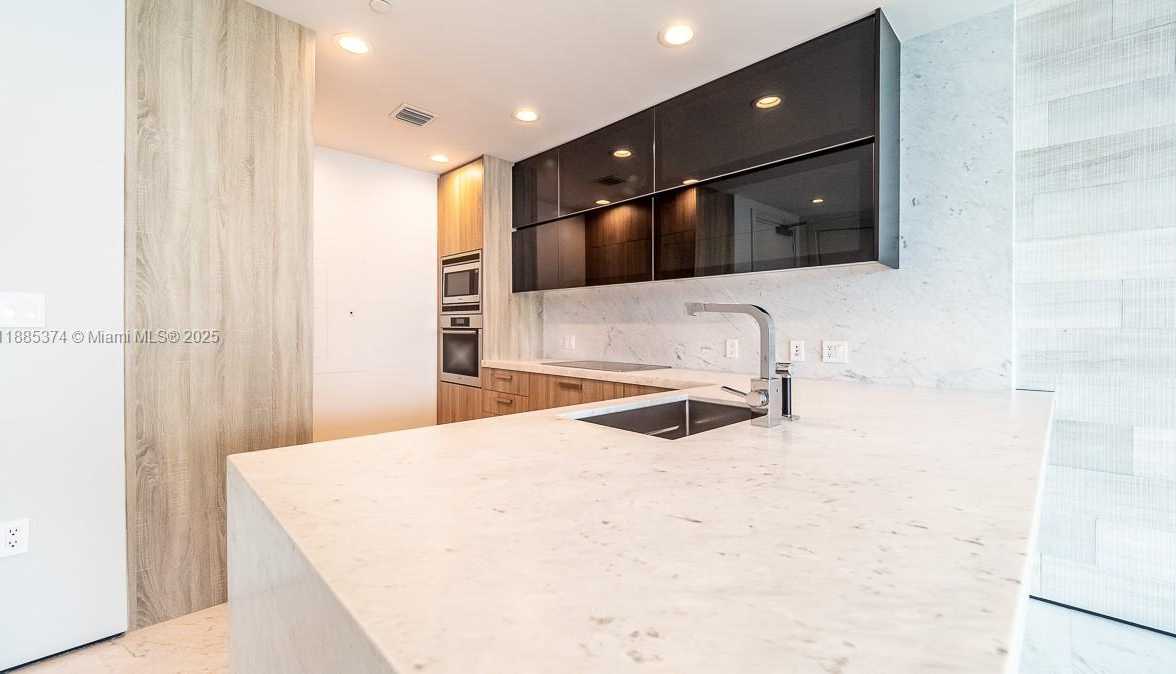 Small Image of 200 BISCAYNE BOULEVARD WAY #5104, Miami Number 7