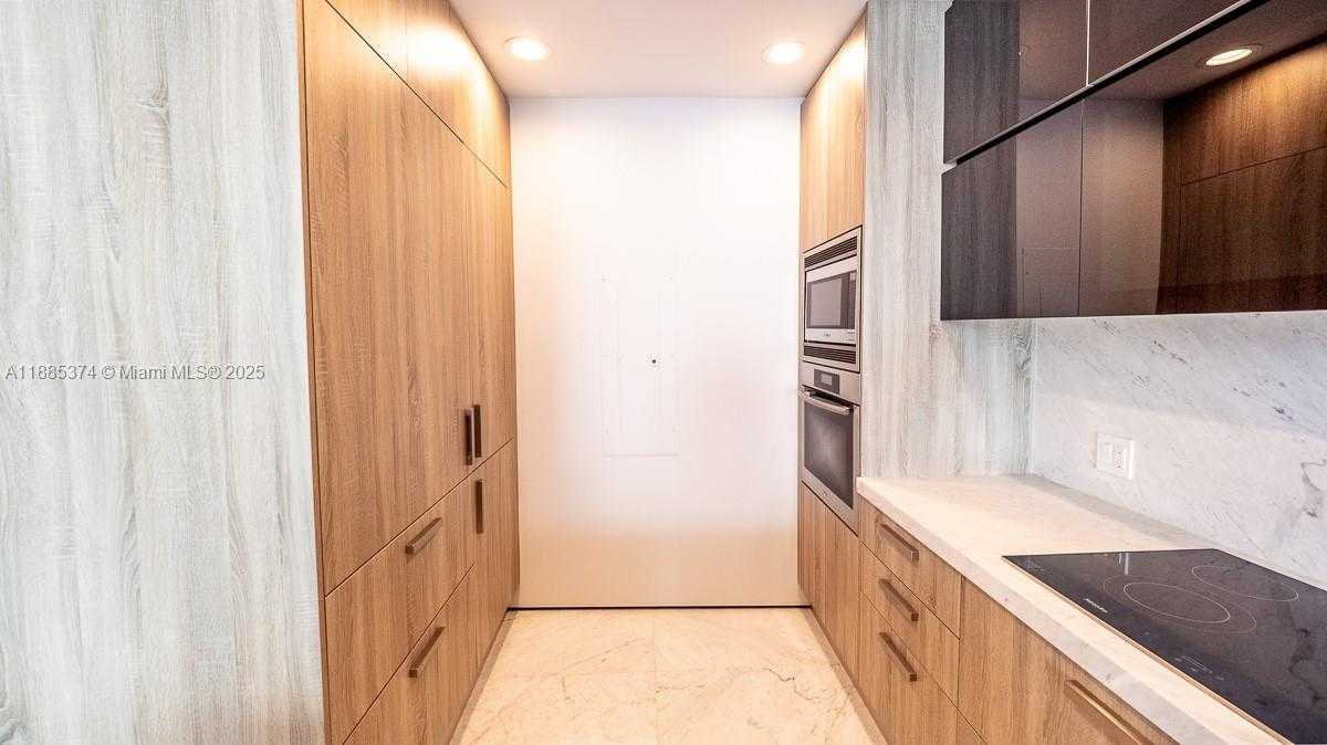 Small Image of 200 BISCAYNE BOULEVARD WAY #5104, Miami Number 8