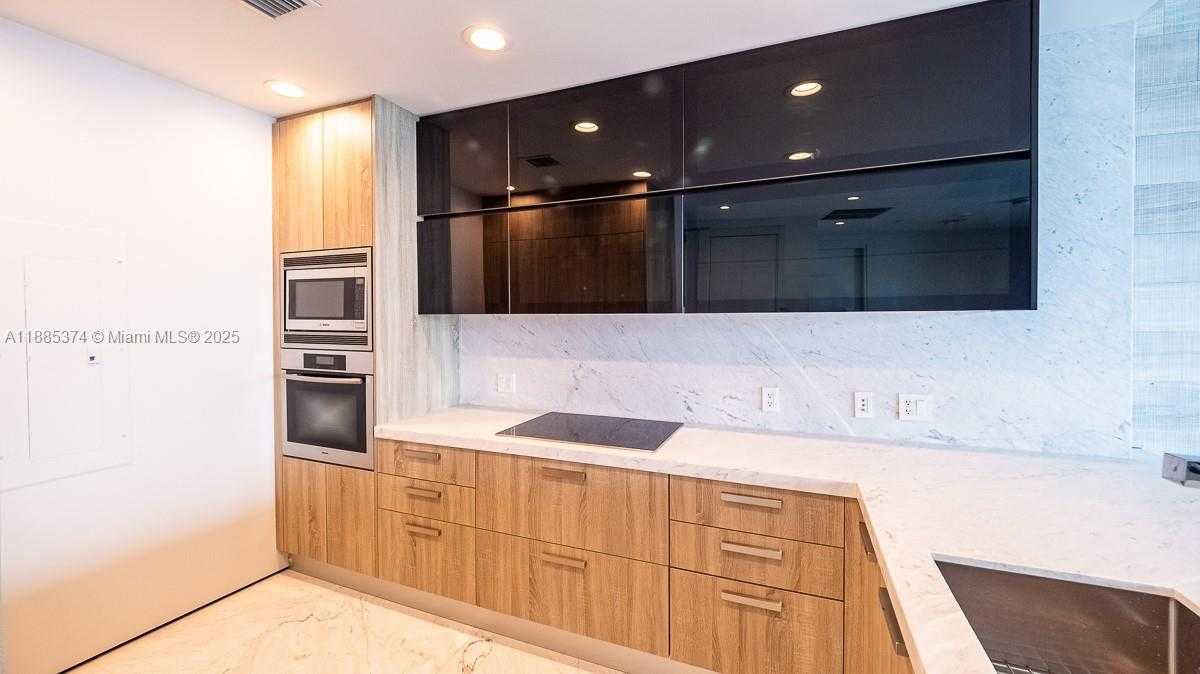 Small Image of 200 BISCAYNE BOULEVARD WAY #5104, Miami Number 9