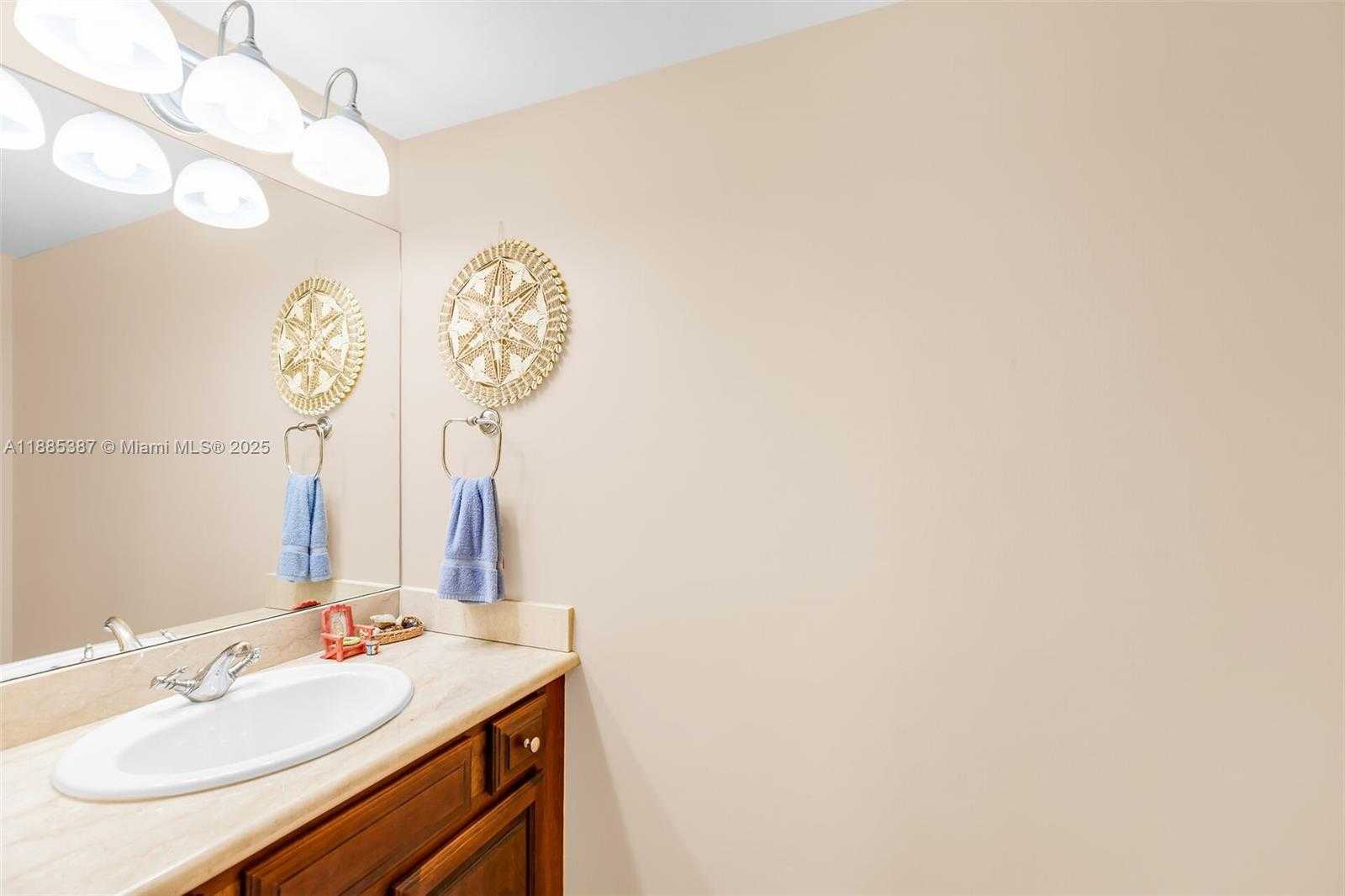 Small Image of 101 GULFVIEW DR #114, Islamorada Number 23