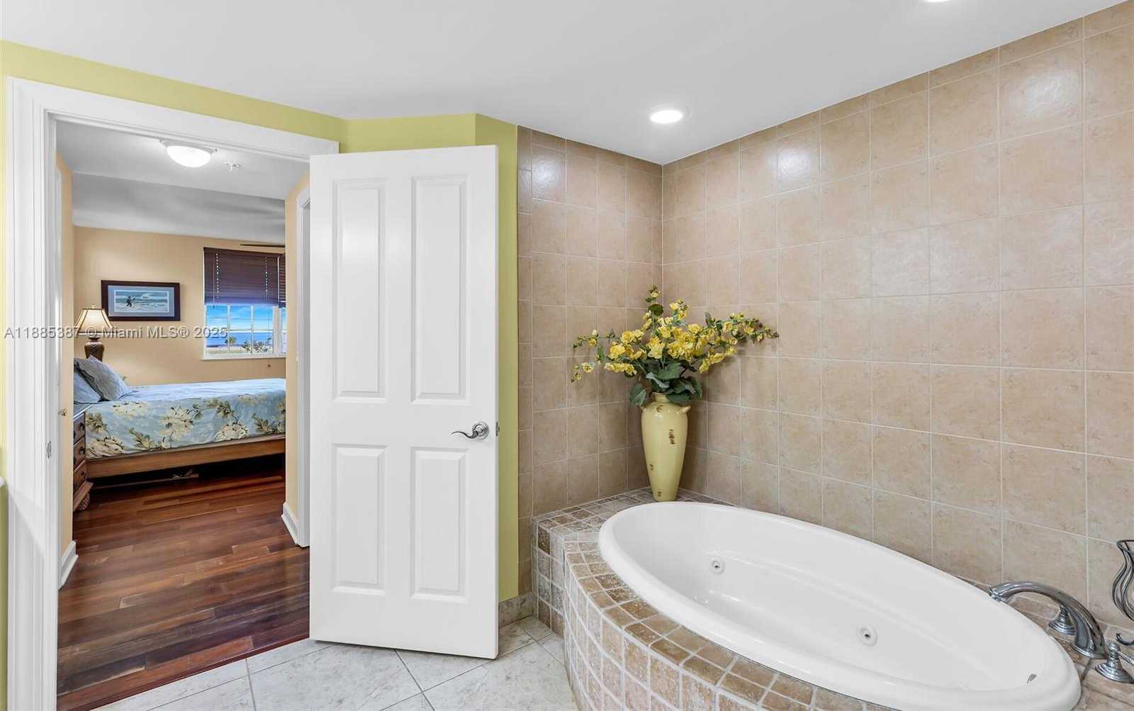 Small Image of 101 GULFVIEW DR #114, Islamorada Number 31