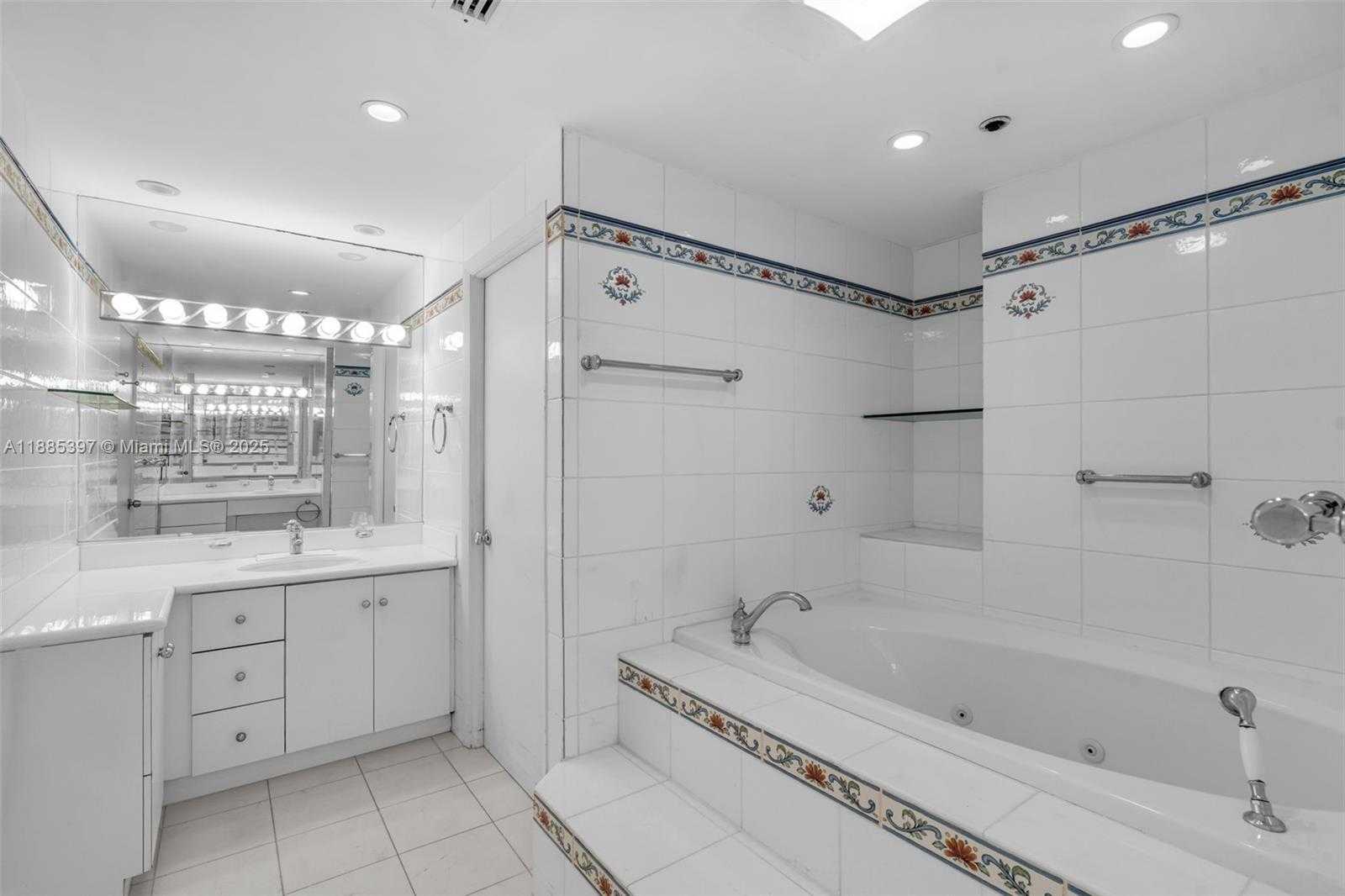 Small Image of 201 CRANDON BLVD #444, Key Biscayne Number 23