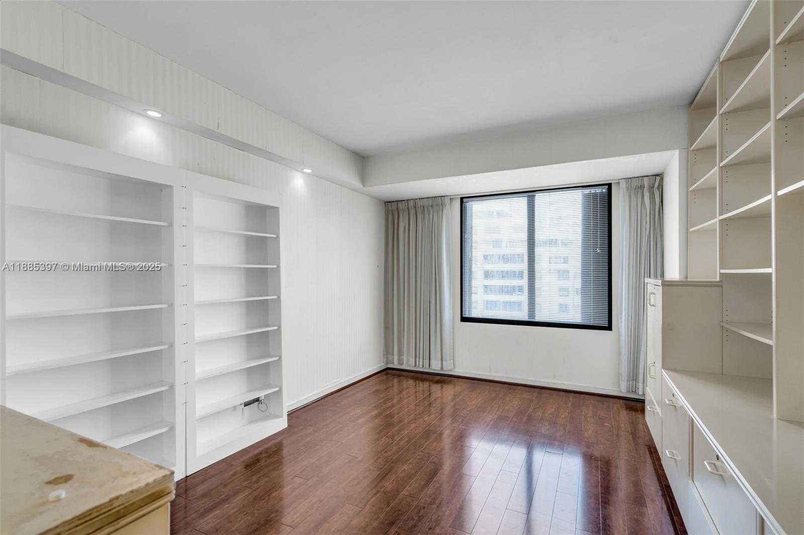 Small Image of 201 CRANDON BLVD #444, Key Biscayne Number 26