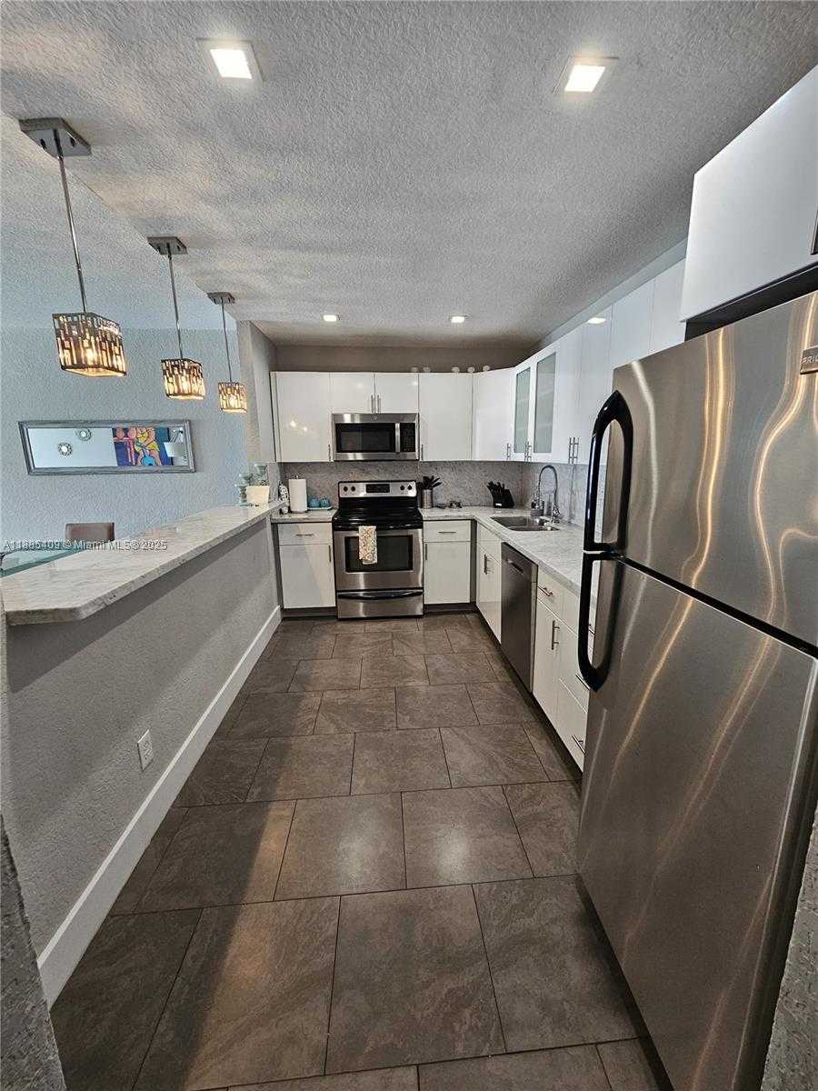 Small Image of 19370 COLLINS AVE #1502, Sunny Isles Beach Number 6