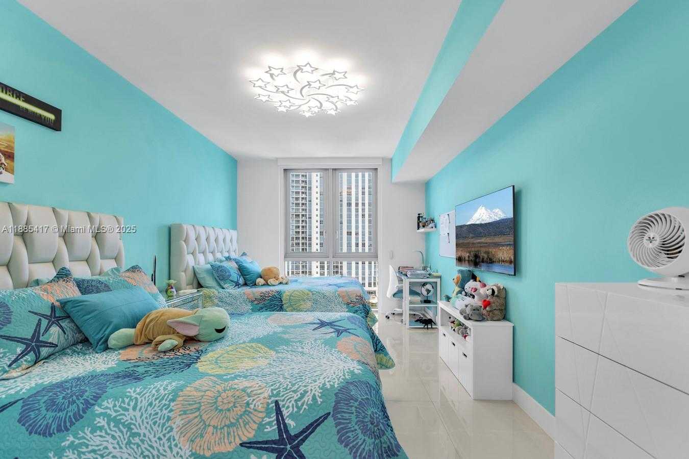 Small Image of 17111 BISCAYNE BLVD #909, North Miami Beach Number 12