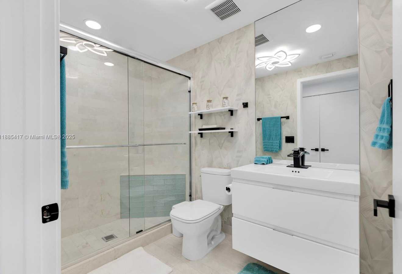 Small Image of 17111 BISCAYNE BLVD #909, North Miami Beach Number 14