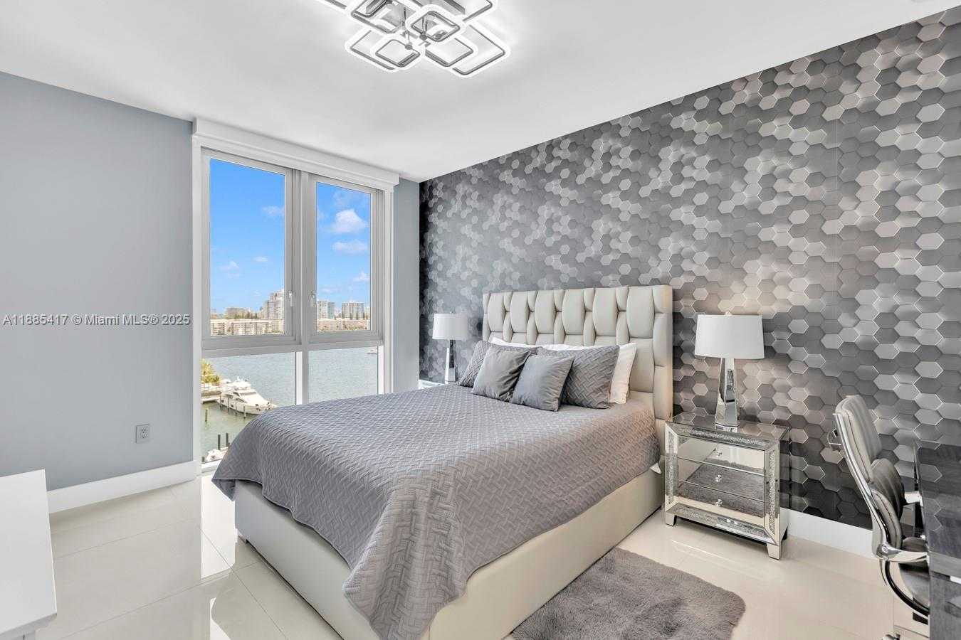 Small Image of 17111 BISCAYNE BLVD #909, North Miami Beach Number 15