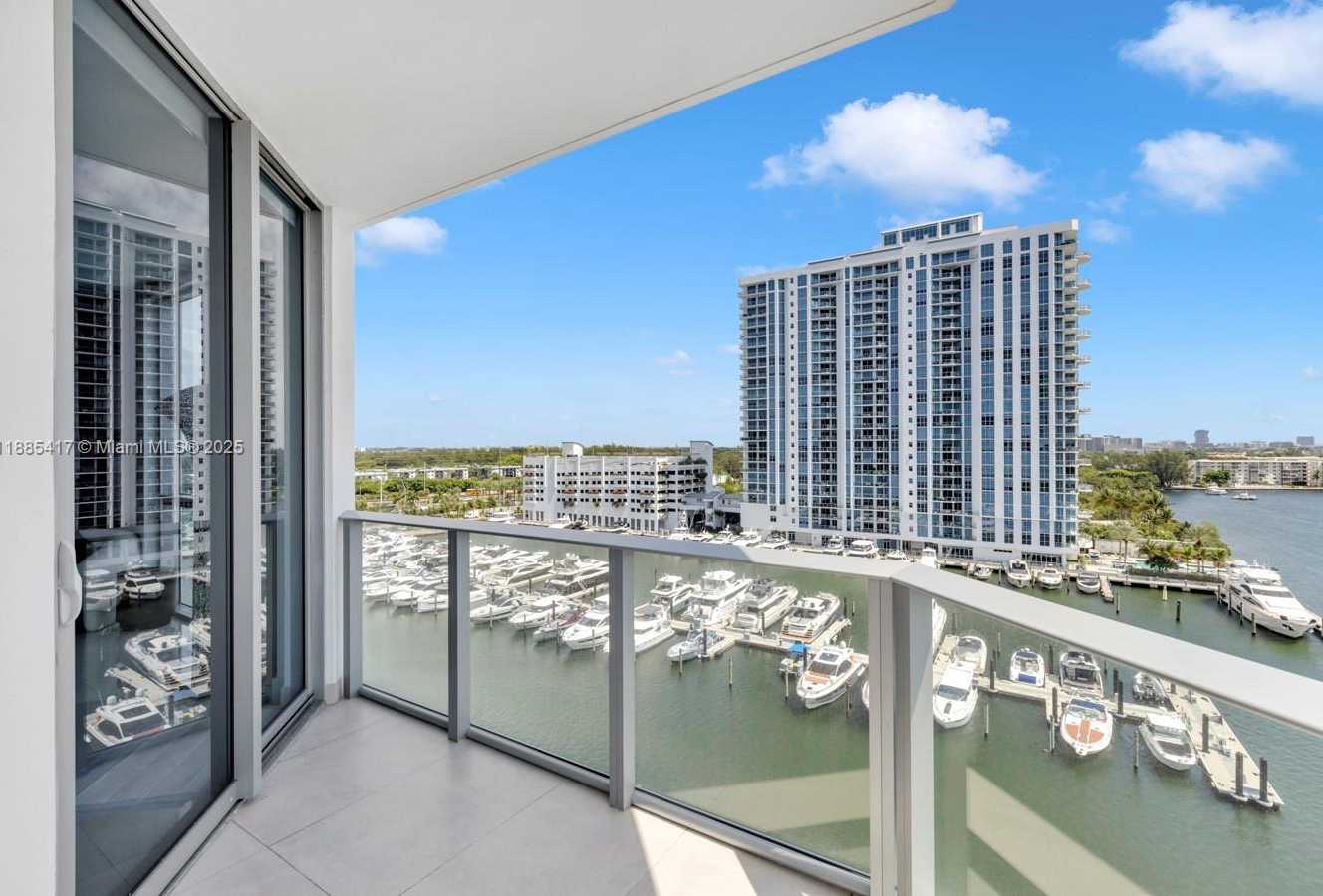 Small Image of 17111 BISCAYNE BLVD #909, North Miami Beach Number 25