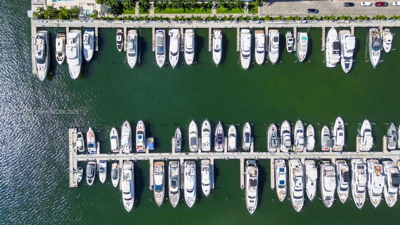 Small Image of 17111 BISCAYNE BLVD #909, North Miami Beach Number 31