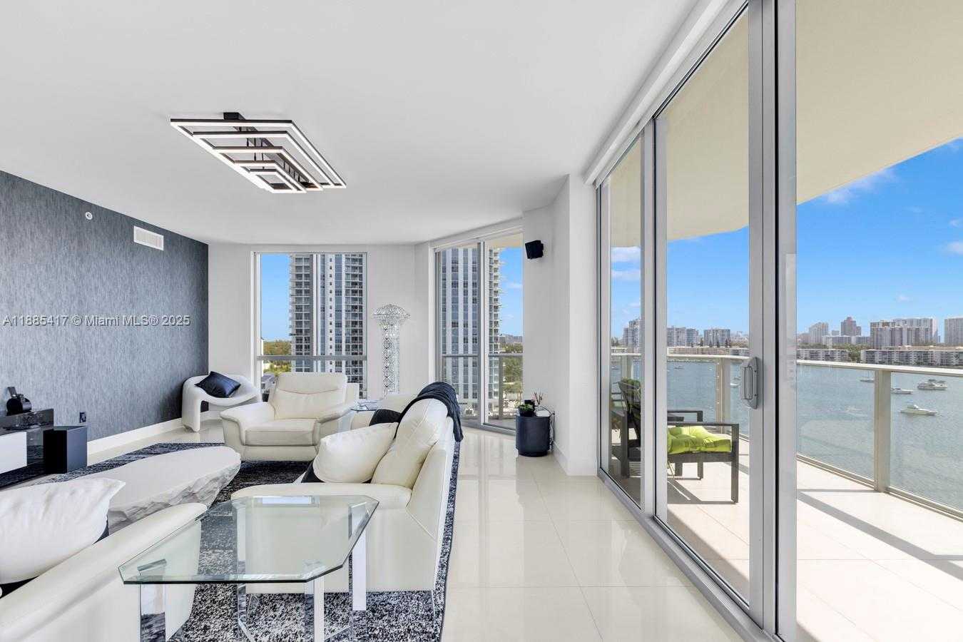 Small Image of 17111 BISCAYNE BLVD #909, North Miami Beach Number 4