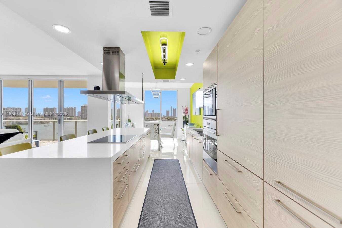 Small Image of 17111 BISCAYNE BLVD #909, North Miami Beach Number 7