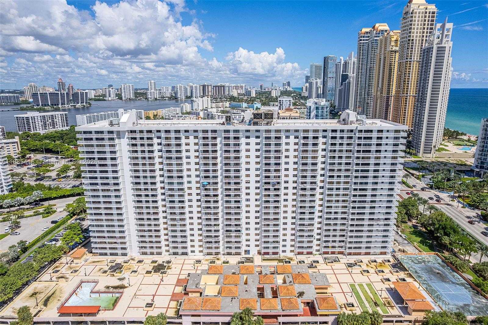 Small Image of 210 174TH ST #2406, Sunny Isles Beach Number 25