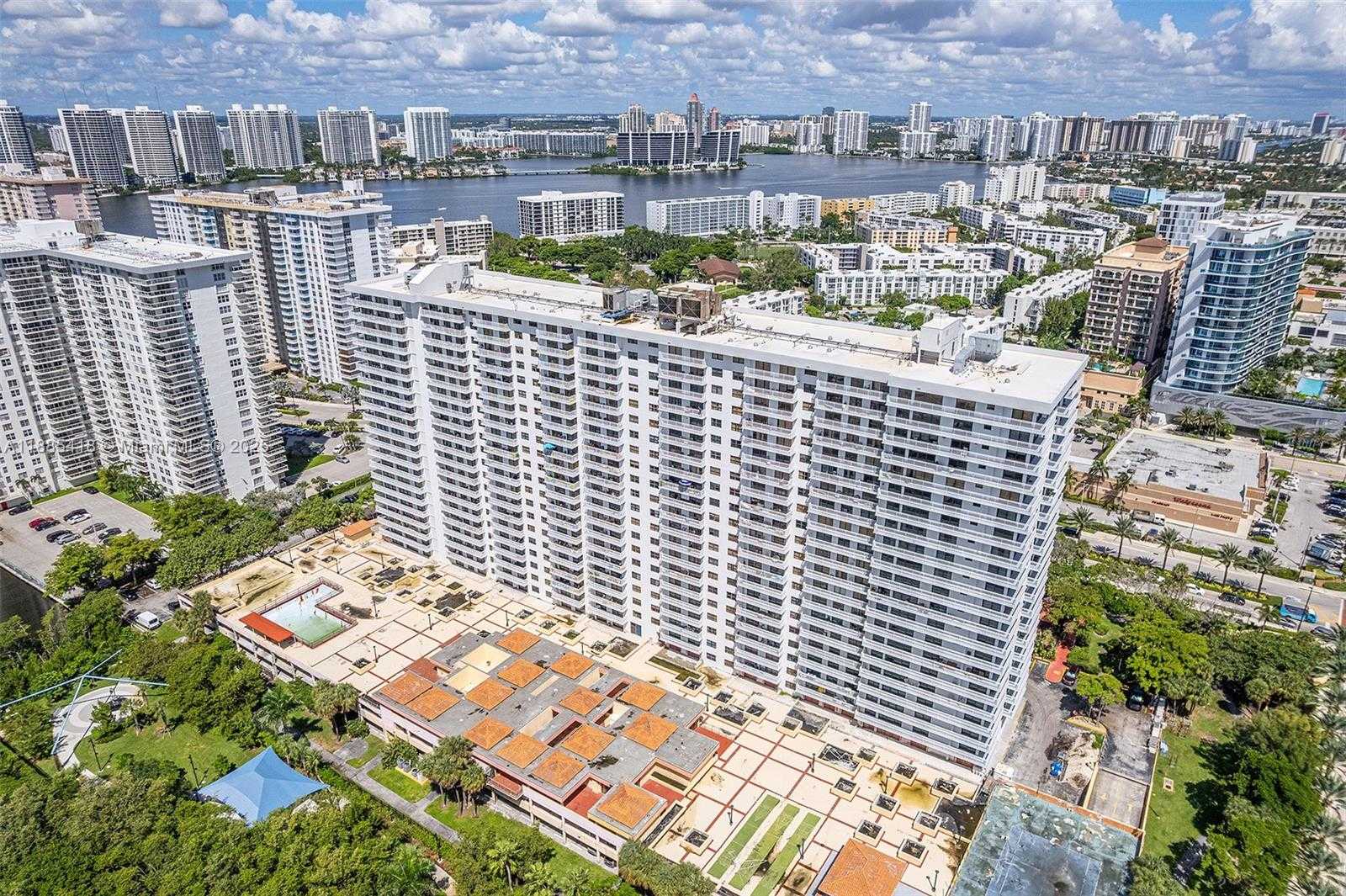 Small Image of 210 174TH ST #2406, Sunny Isles Beach Number 26