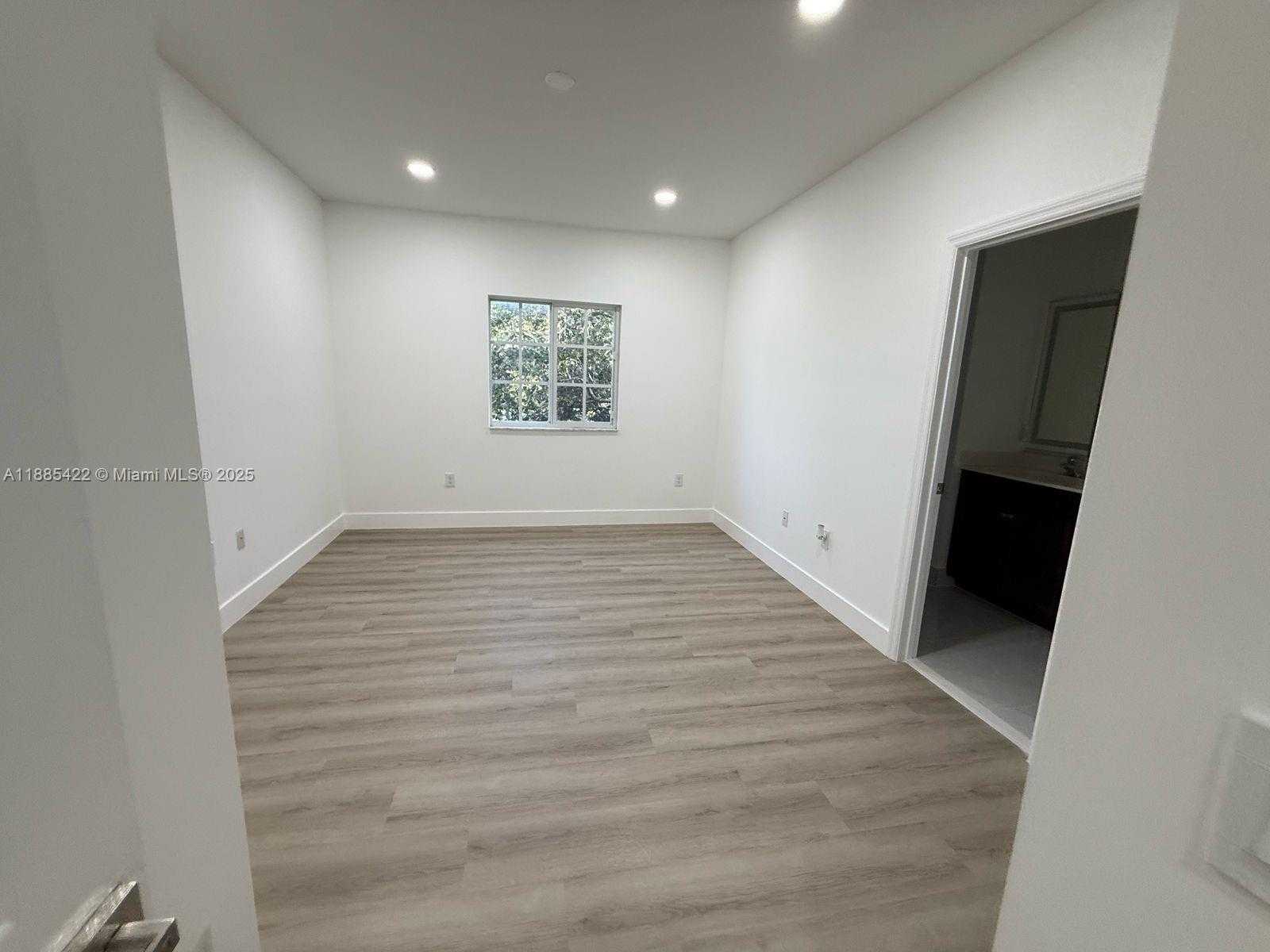 Small Image of 8132 SOUTH WEST 17TH CT, North Lauderdale Number 11