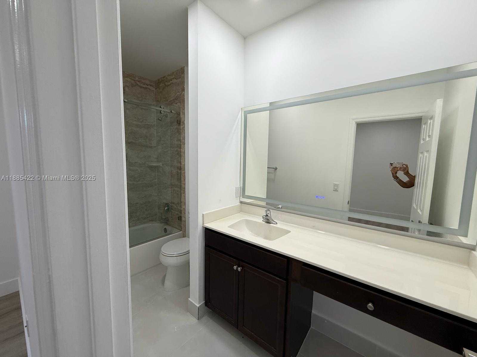 Small Image of 8132 SOUTH WEST 17TH CT, North Lauderdale Number 15