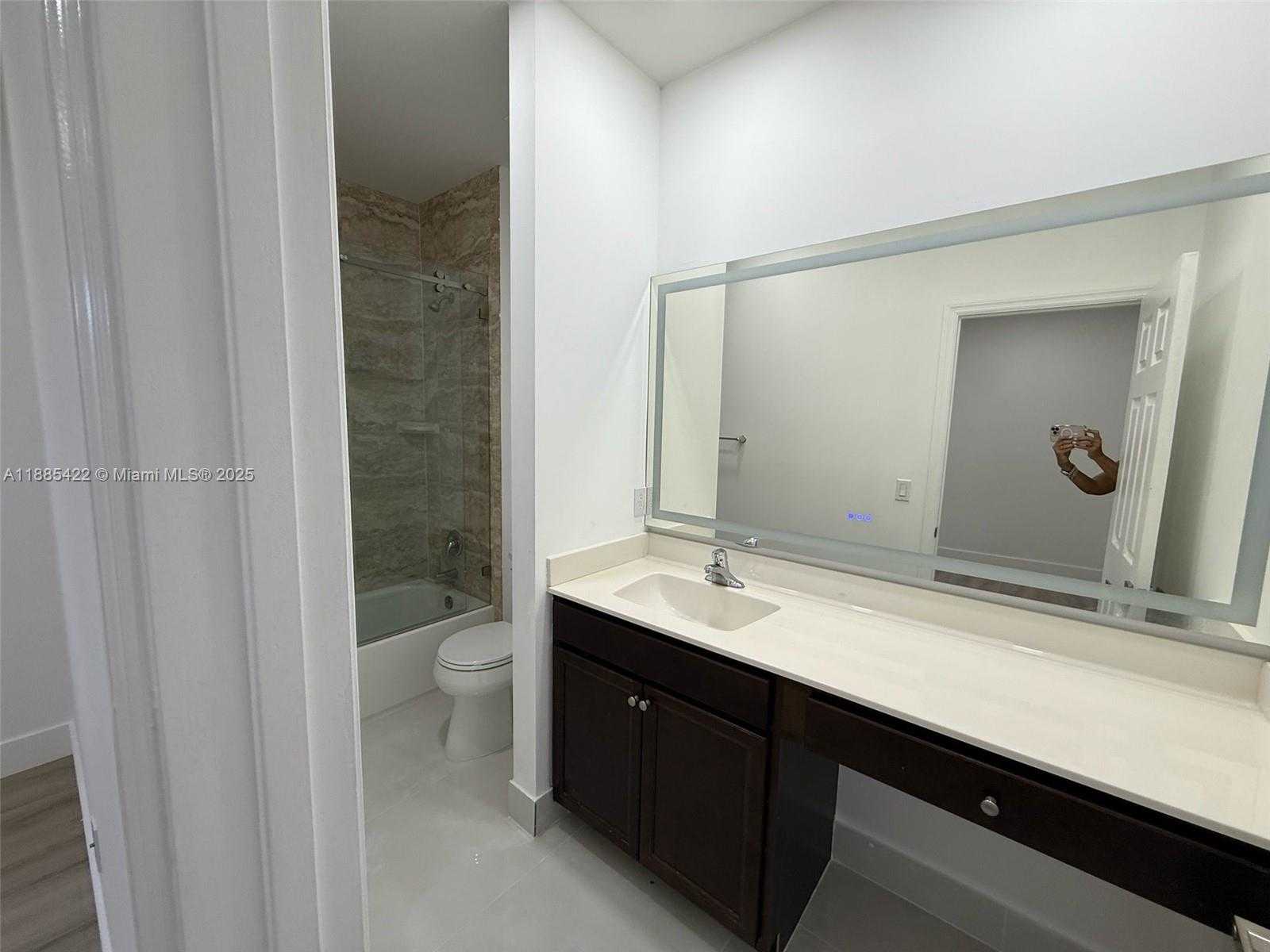 Small Image of 8132 SOUTH WEST 17TH CT, North Lauderdale Number 16