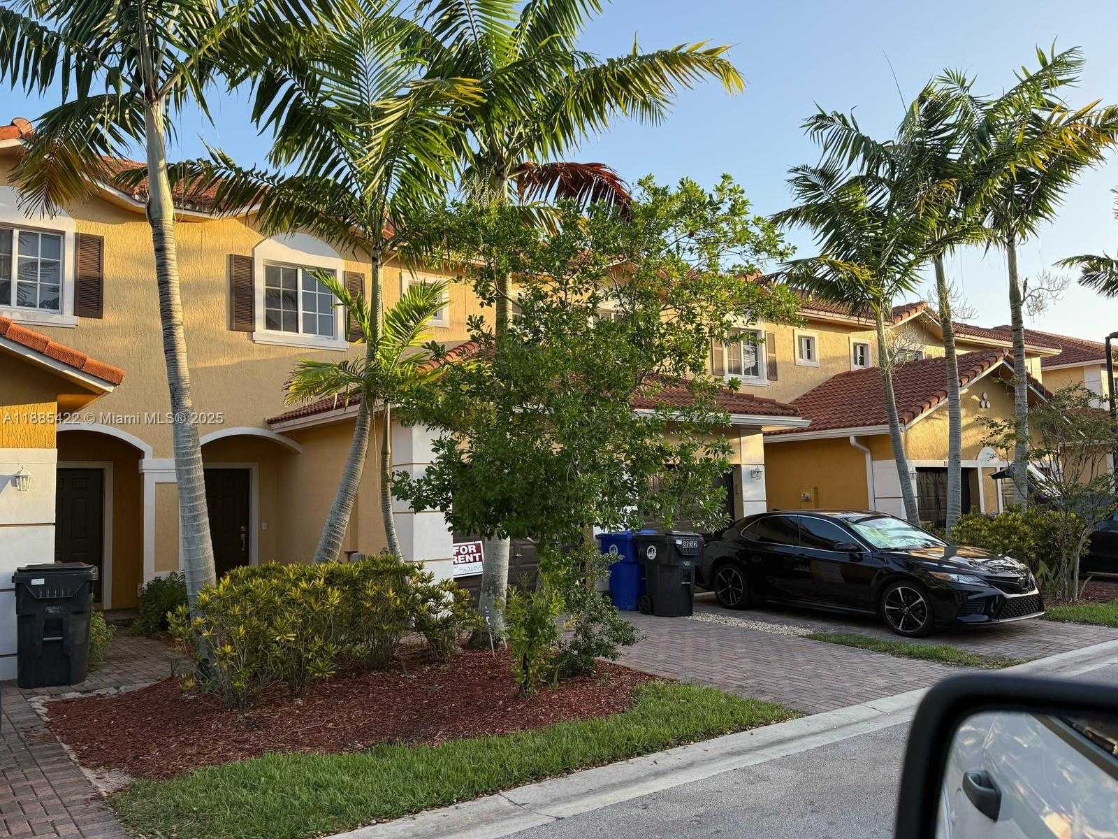 Small Image of 8132 SOUTH WEST 17TH CT, North Lauderdale Number 2