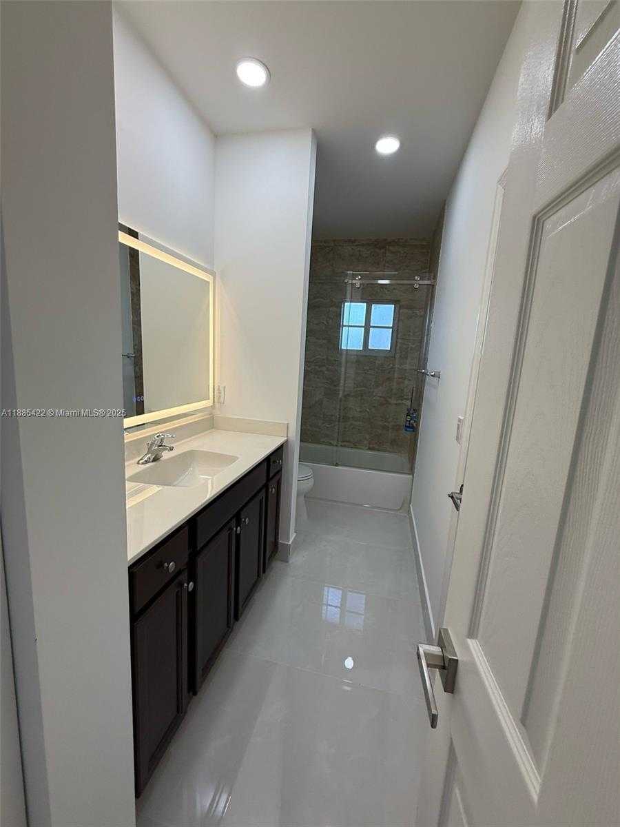 Small Image of 8132 SOUTH WEST 17TH CT, North Lauderdale Number 29