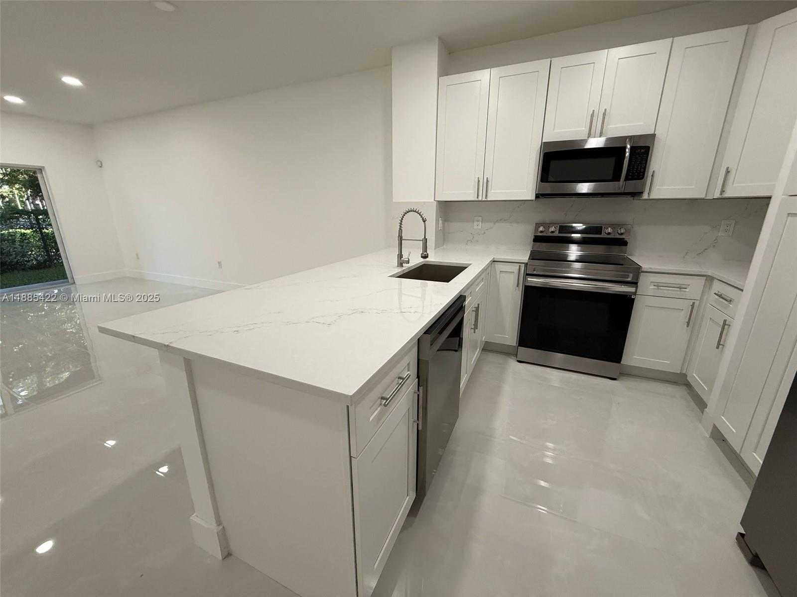 Small Image of 8132 SOUTH WEST 17TH CT, North Lauderdale Number 3