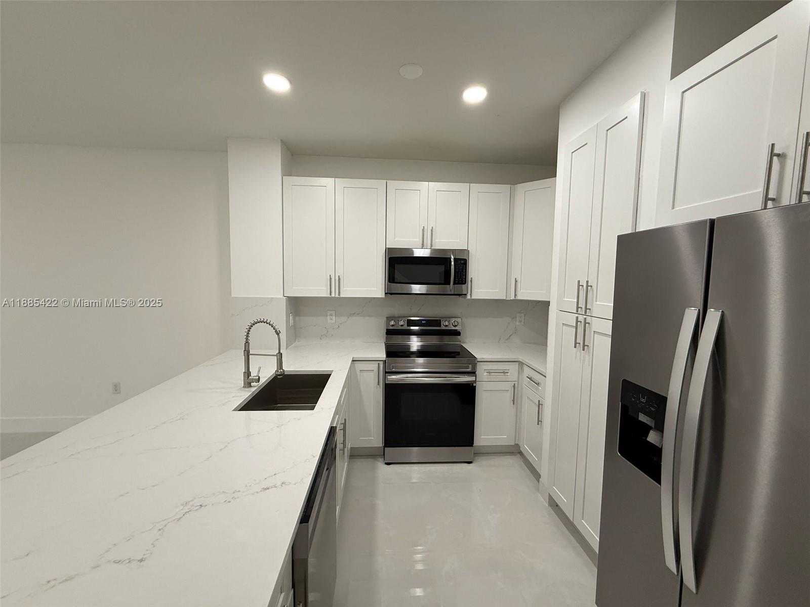 Small Image of 8132 SOUTH WEST 17TH CT, North Lauderdale Number 4