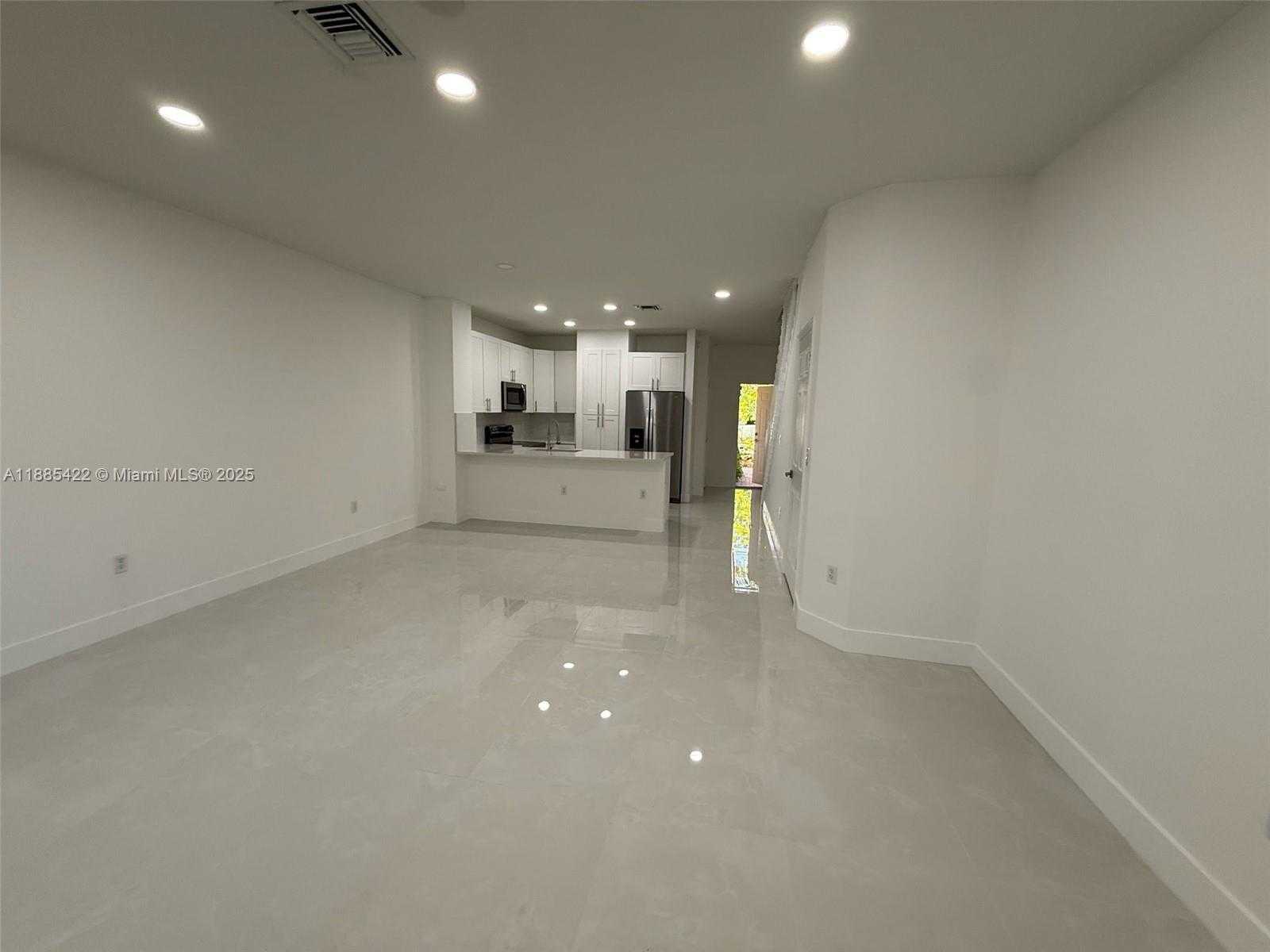 Small Image of 8132 SOUTH WEST 17TH CT, North Lauderdale Number 6