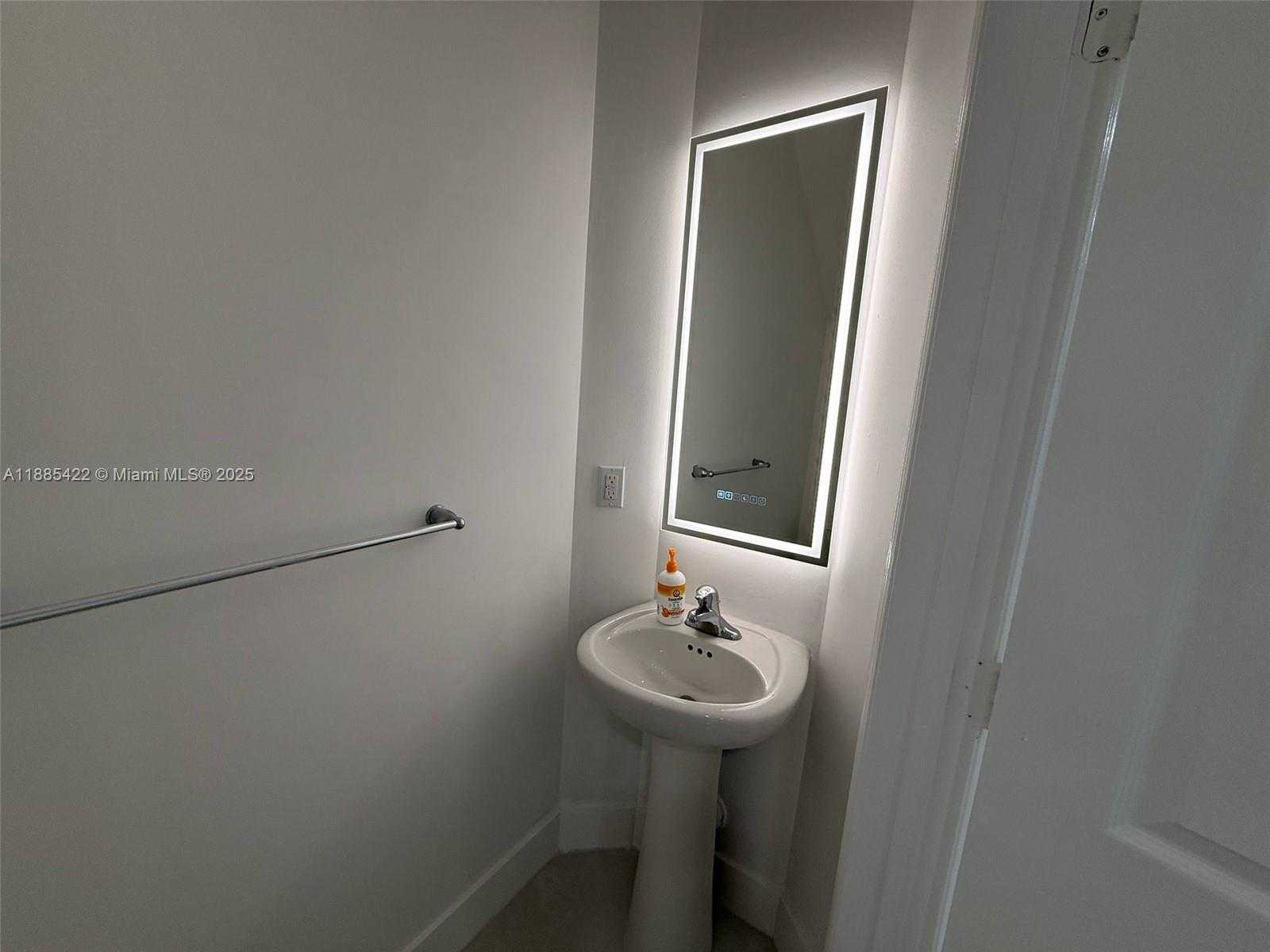 Small Image of 8132 SOUTH WEST 17TH CT, North Lauderdale Number 9