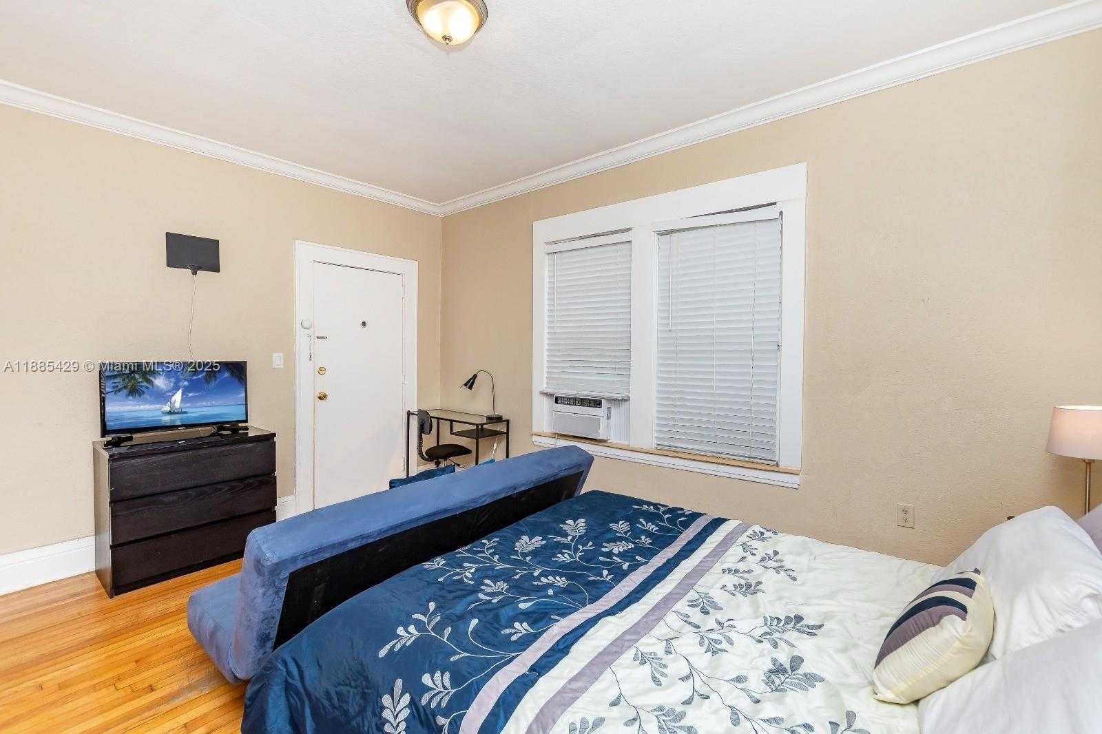 Small Image of 126 MENDOZA AVE #5, Coral Gables Number 2