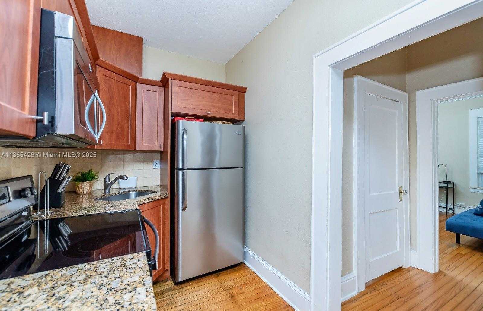 Small Image of 126 MENDOZA AVE #5, Coral Gables Number 4
