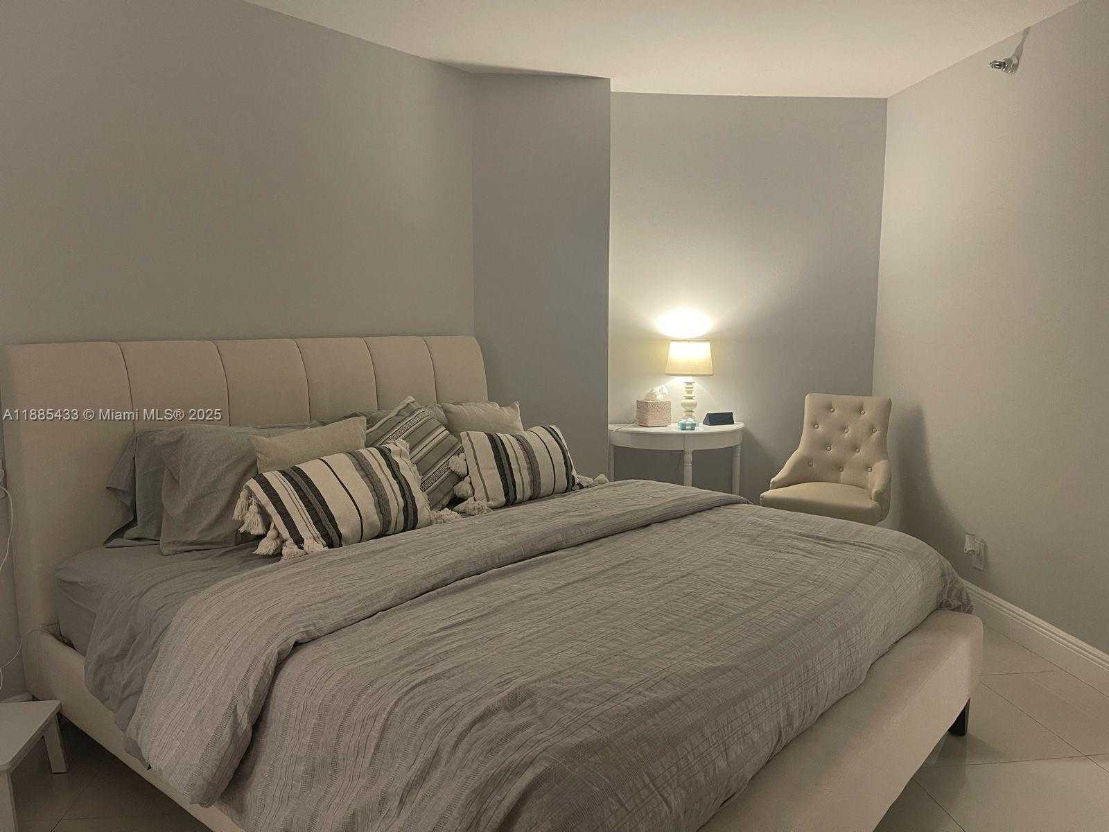 Small Image of 3610 YACHT CLUB DR #215, Aventura Number 10