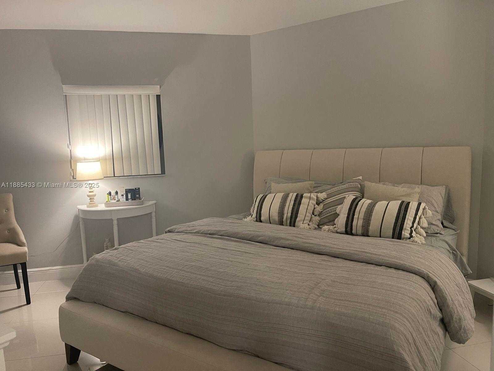Small Image of 3610 YACHT CLUB DR #215, Aventura Number 11