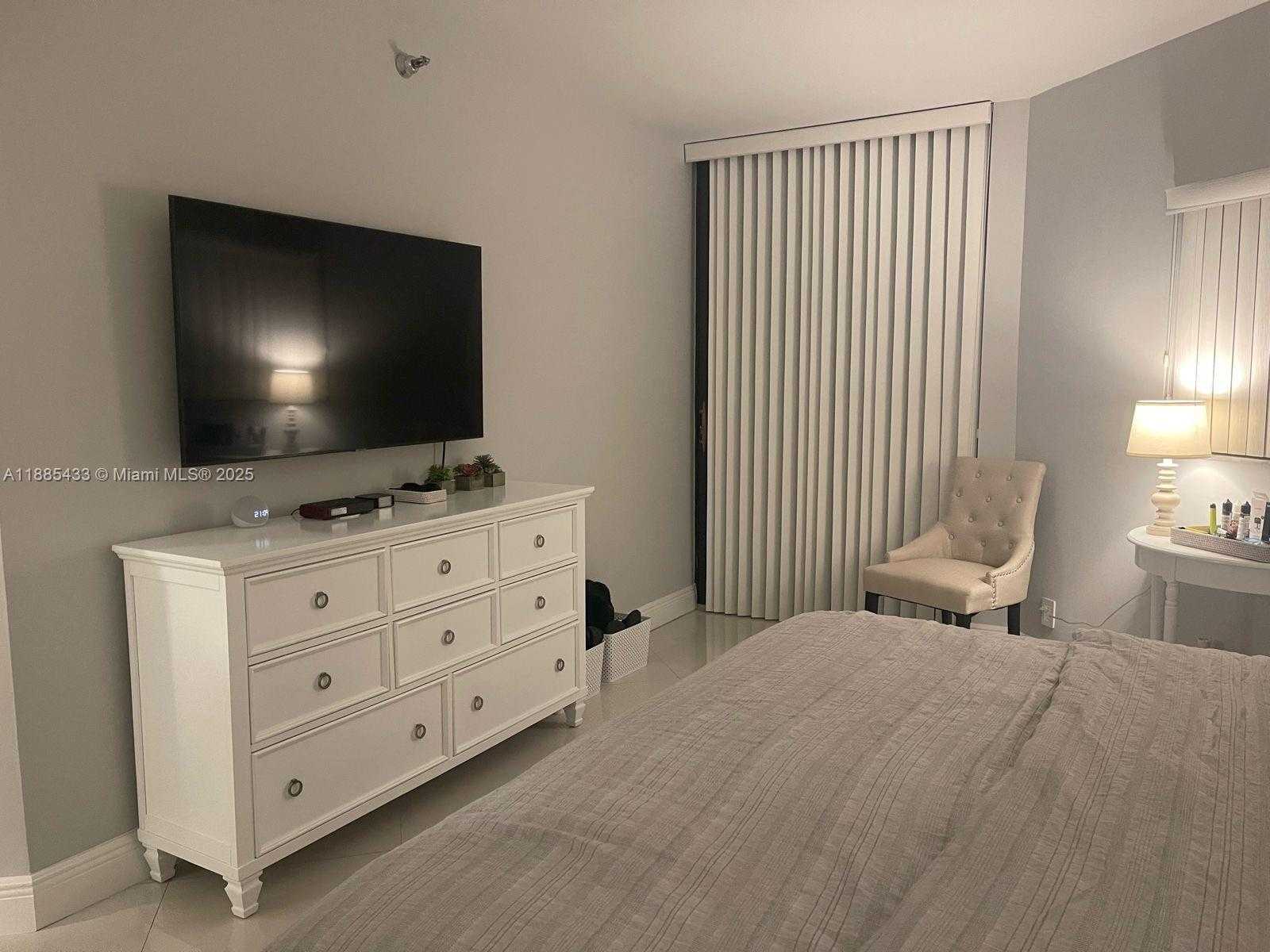 Small Image of 3610 YACHT CLUB DR #215, Aventura Number 21