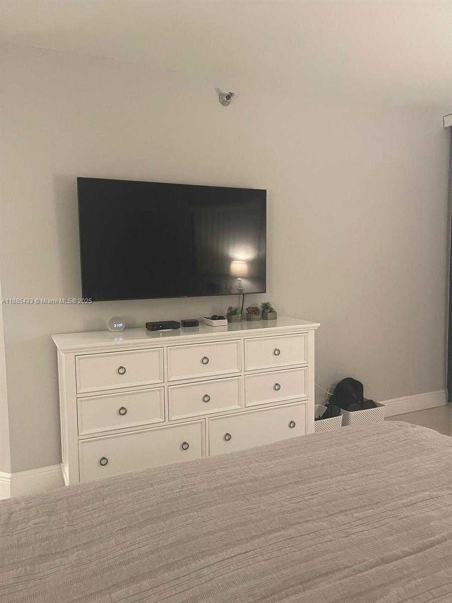 Small Image of 3610 YACHT CLUB DR #215, Aventura Number 22