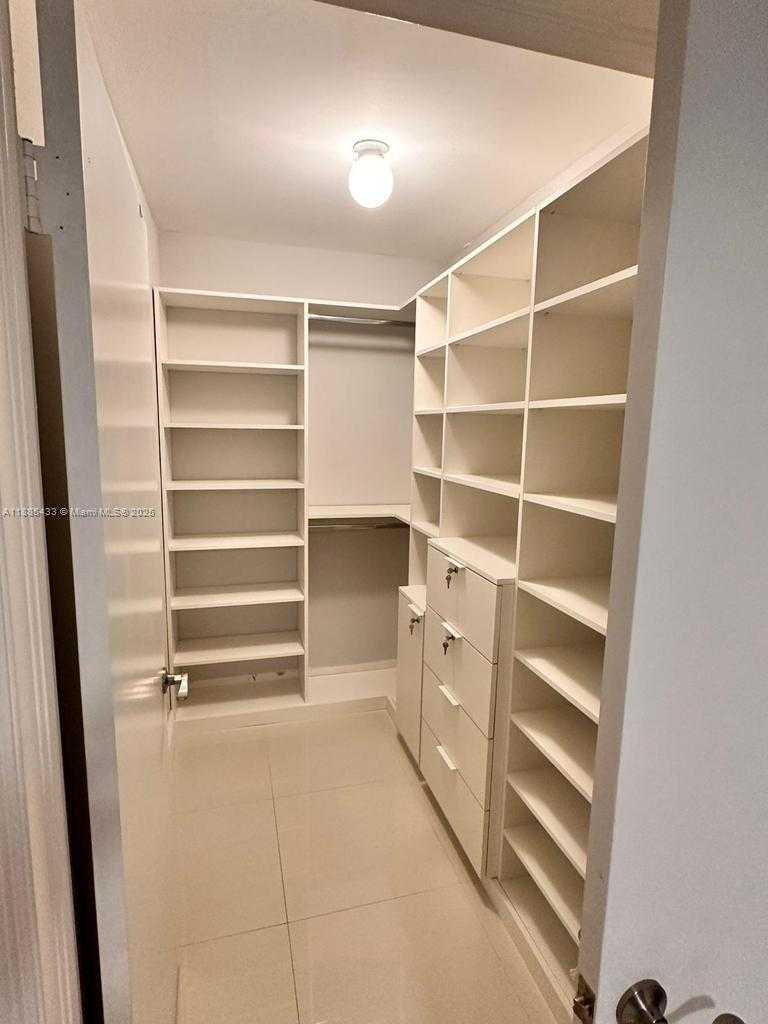 Small Image of 3610 YACHT CLUB DR #215, Aventura Number 23