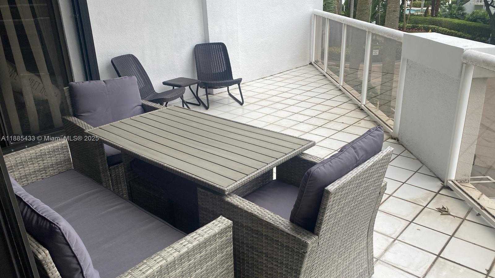 Small Image of 3610 YACHT CLUB DR #215, Aventura Number 5