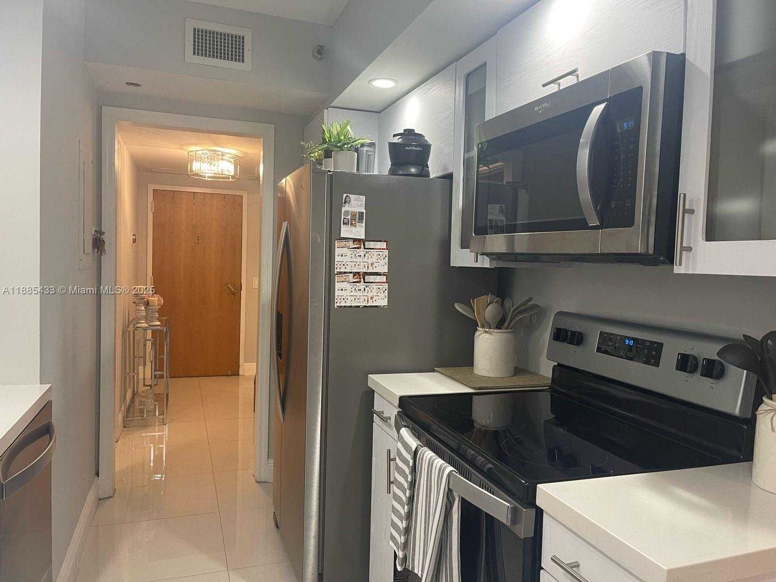 Small Image of 3610 YACHT CLUB DR #215, Aventura Number 7