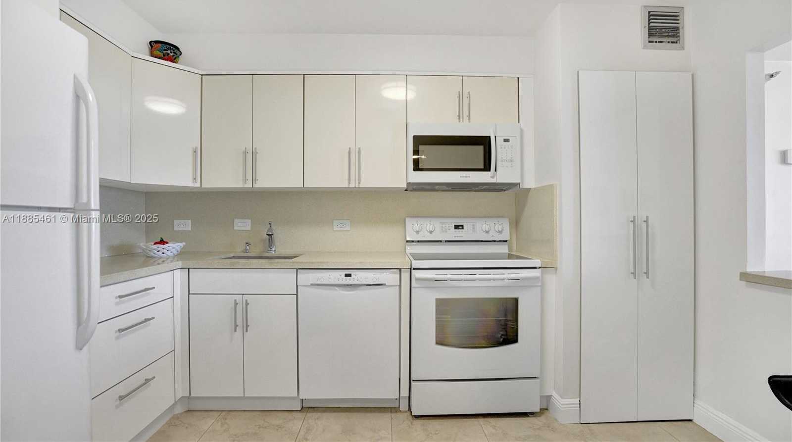 Small Image of 20505 EAST COUNTRY CLUB DR #2233, Aventura Number 23