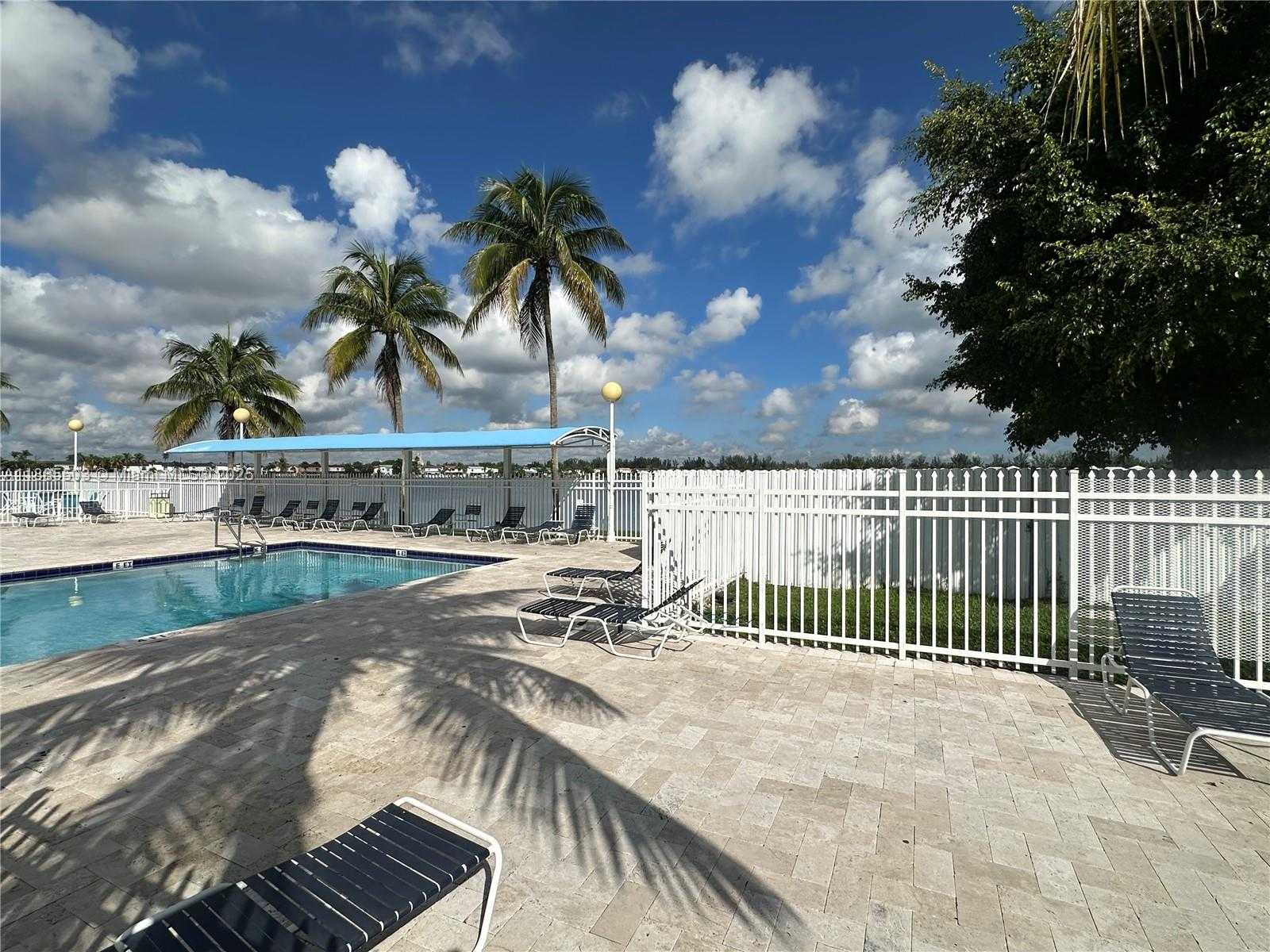 Small Image of 12373 NORTH WEST 7TH LN, Miami Number 16