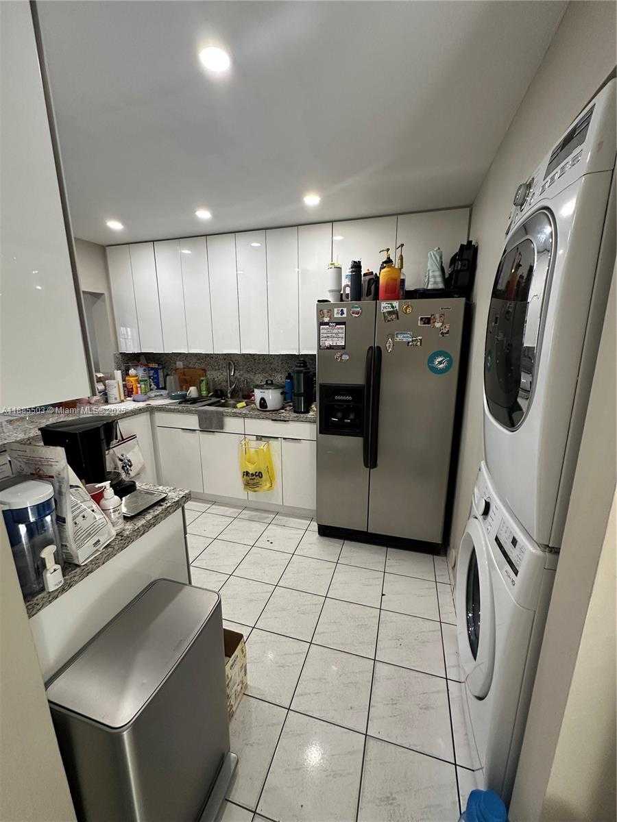 Small Image of 12373 NORTH WEST 7TH LN, Miami Number 4