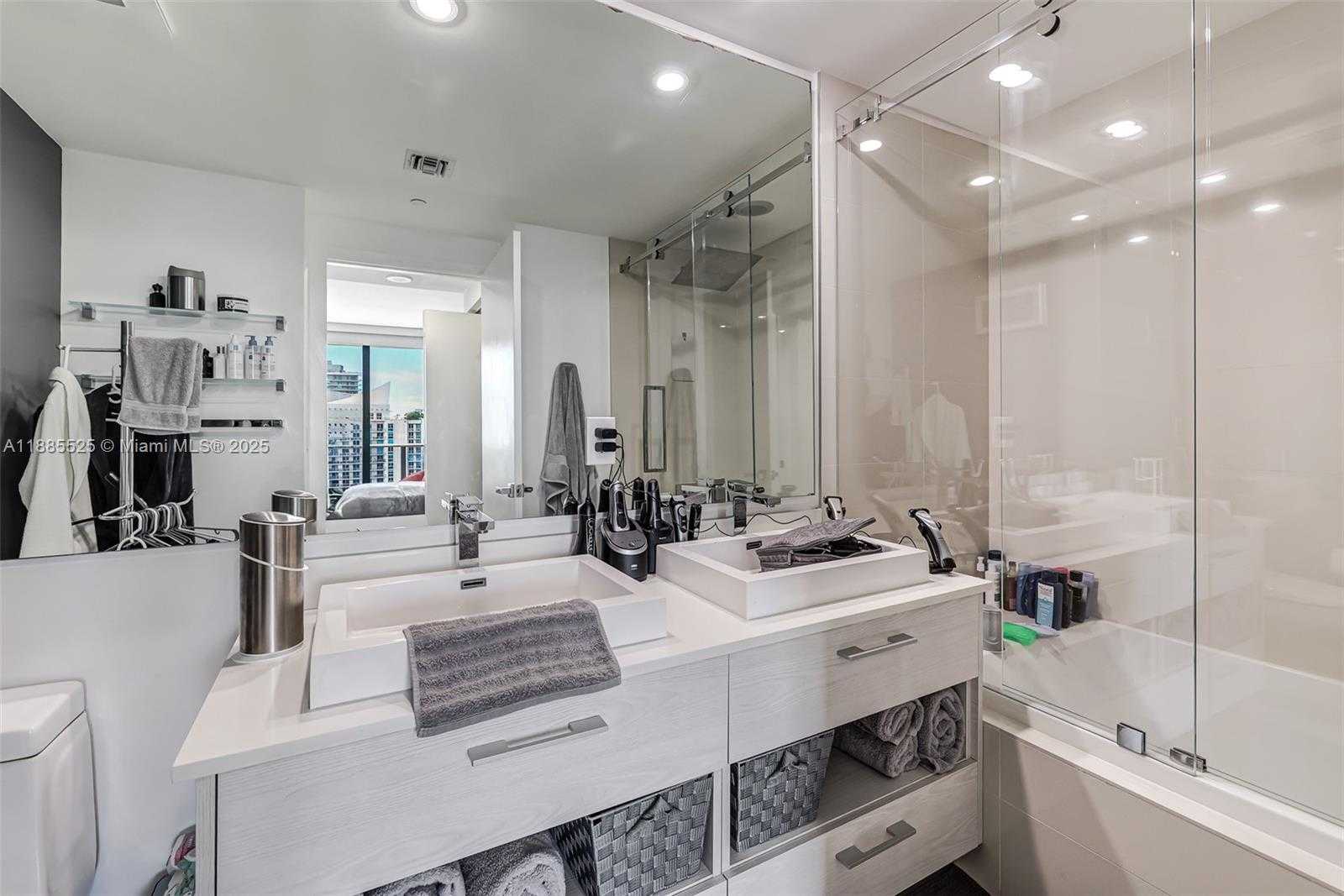 Small Image of 45 NE 9th St, Miami, FL 33132, USA Number 29