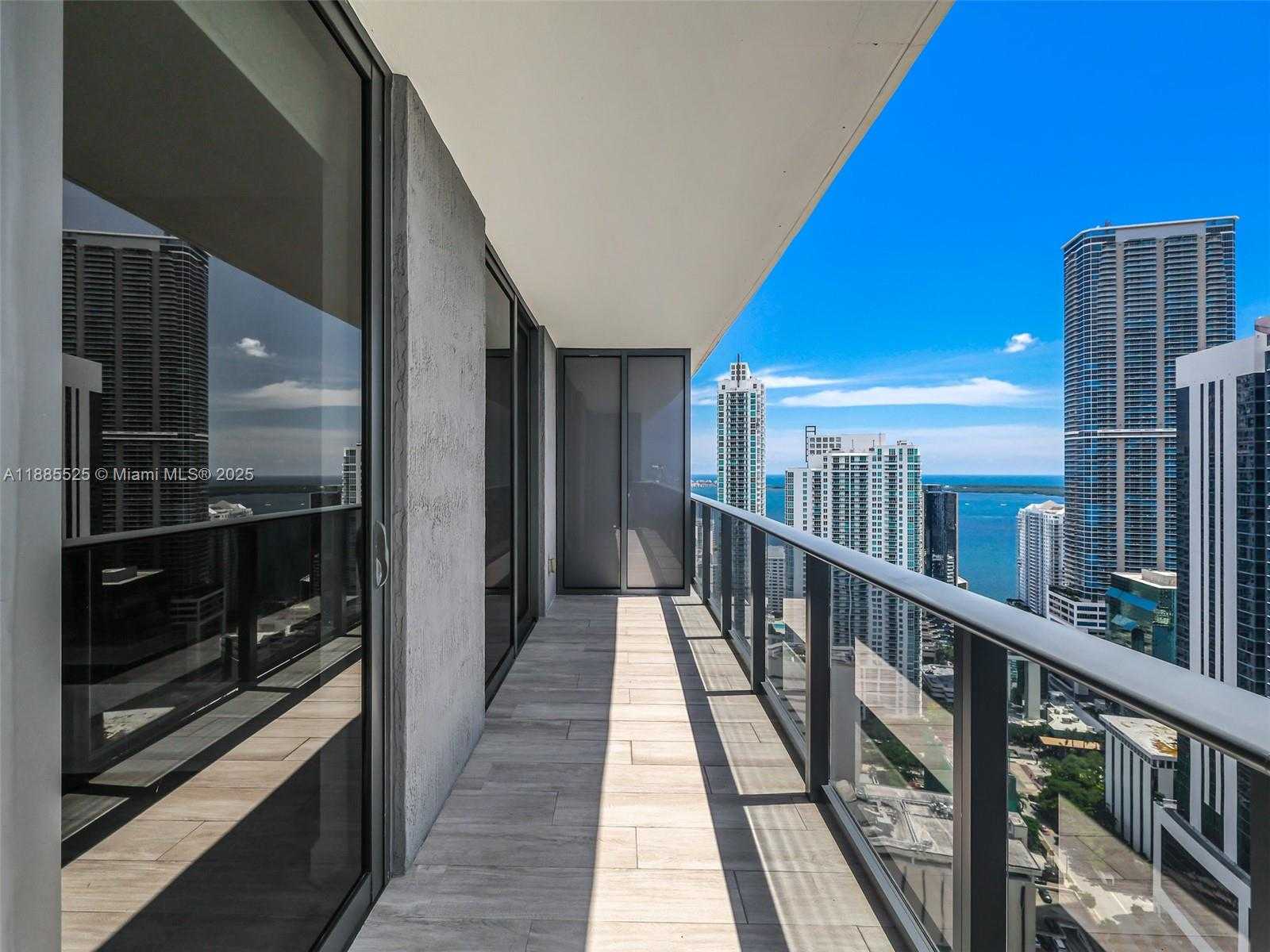 Small Image of 45 NE 9th St, Miami, FL 33132, USA Number 4