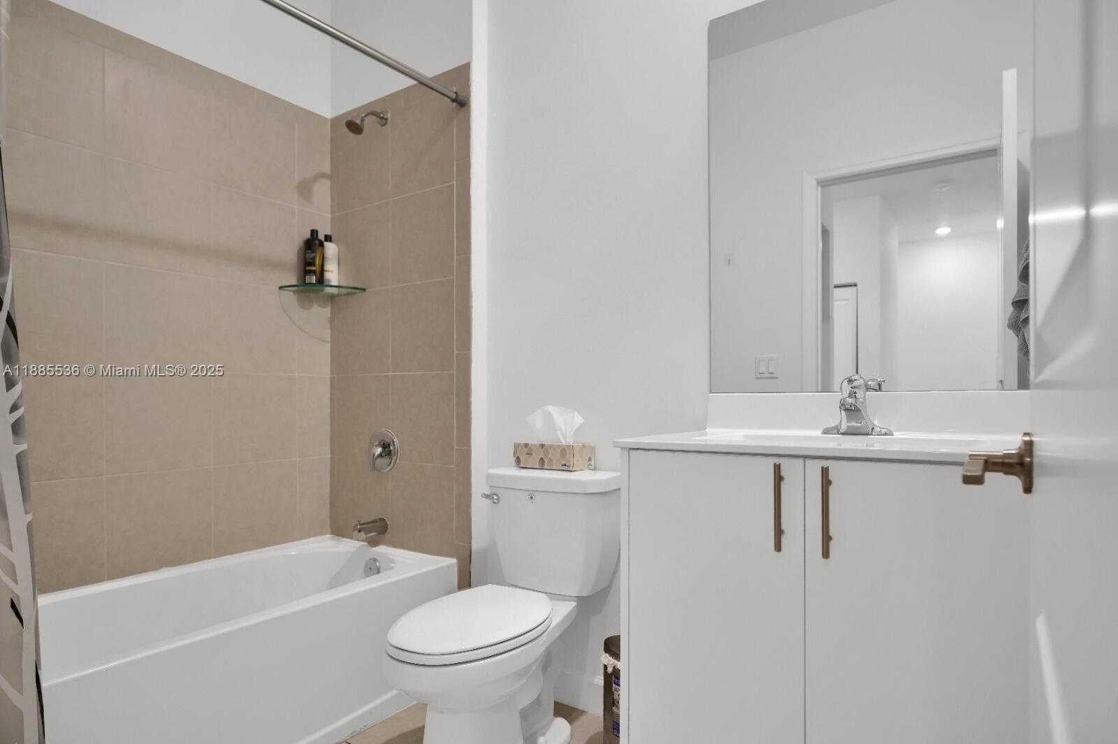 Small Image of 480 NORTH WEST 203RD TER, Miami Gardens Number 11